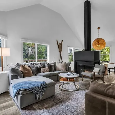 Bright Downtown 2Br Walk To Ski Lift